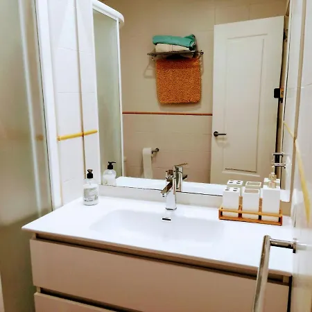 Apartment Center Paseo Apartment: Renovated With Double Garage