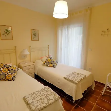 Center Paseo Apartment: Renovated With Double Garage Almunecar