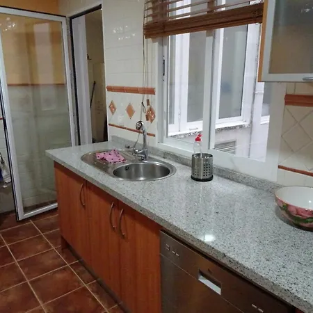 Center Paseo Apartment: Renovated With Double Garage Apartment *
